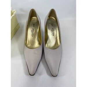 St. John Mystique Lilac Crepe Sara 85mm Pump in box